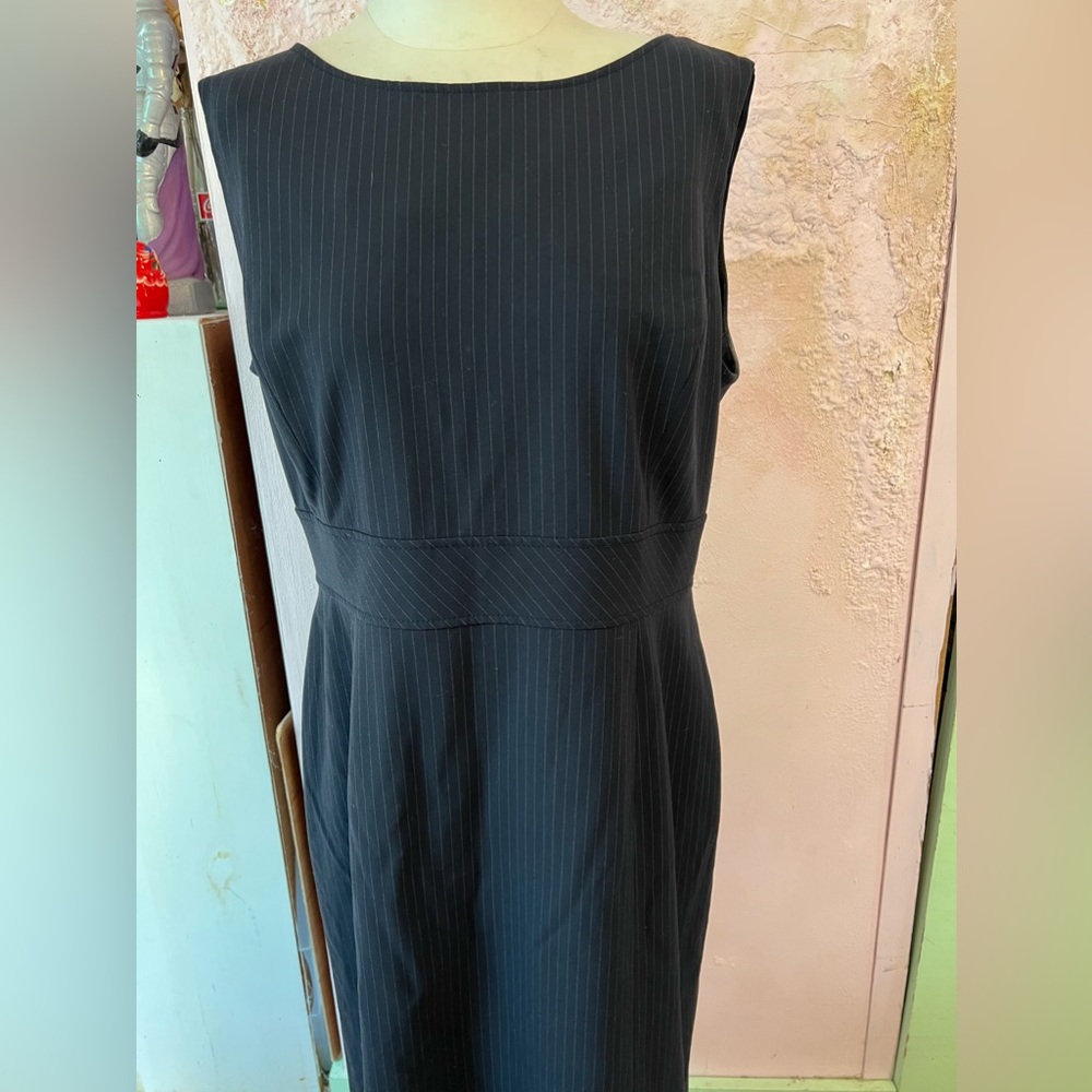 Tahari size 16 pinstripe sheath dress